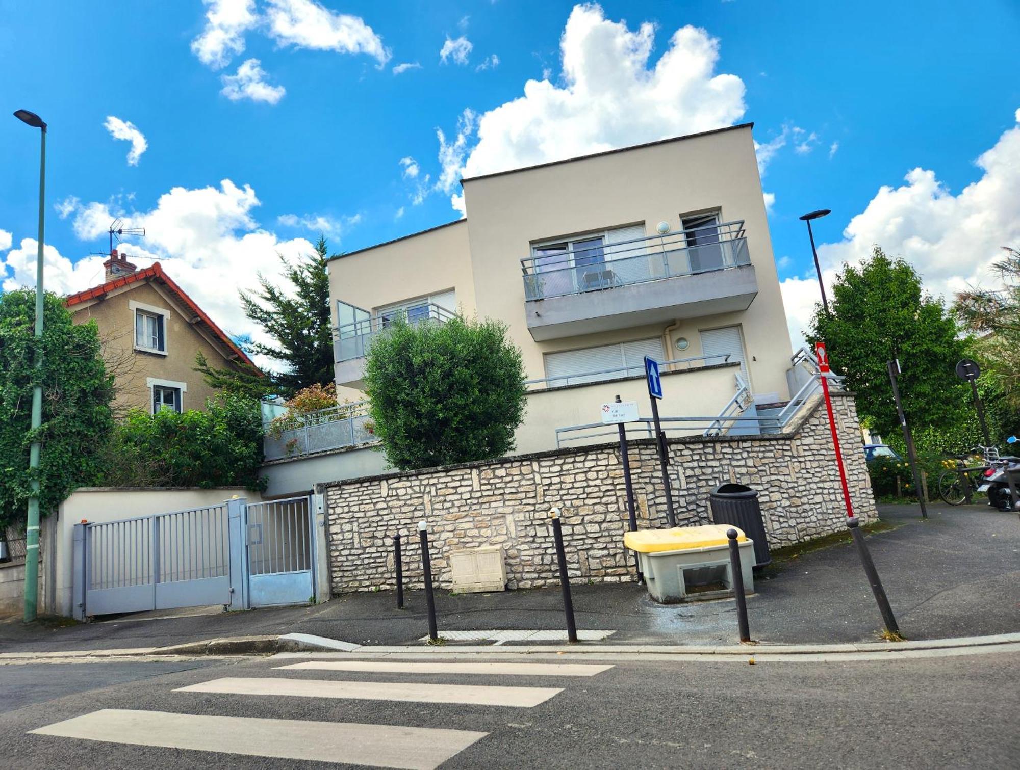 Superbe Appartement ,Proche De Paris, Dans Residence Privee , Ideal Familles, Parking Et Wifi Gratuits! ! ! Vitry-sur-Seine Kültér fotó